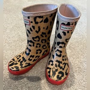 Hunter tan leopard rain boots size 8 GUC